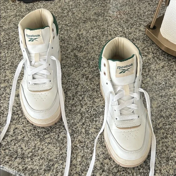 Reebok Classic White and Green High-Tops - Picture 2 of 7